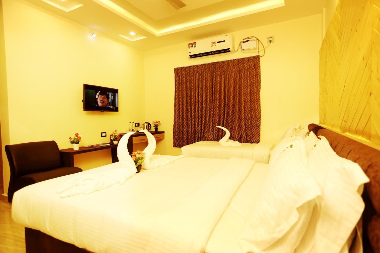 Hotel Sai Krish Grand 3*